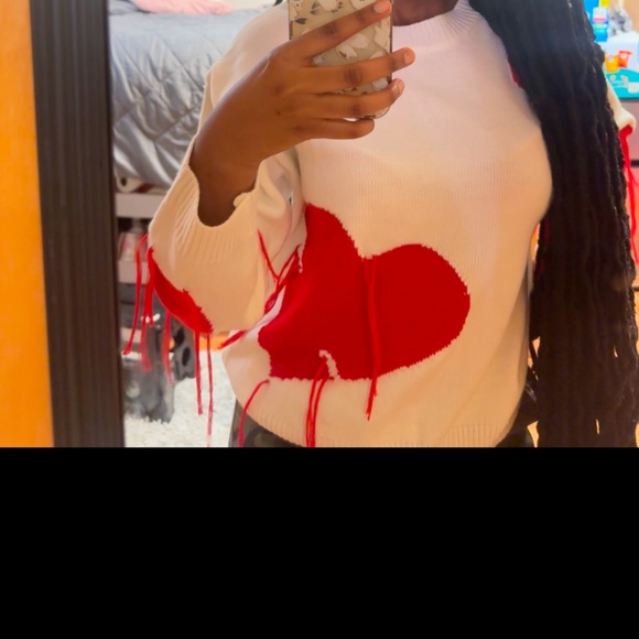 LONG SLEEVE HEART SWEATER - Picture 3 of 4